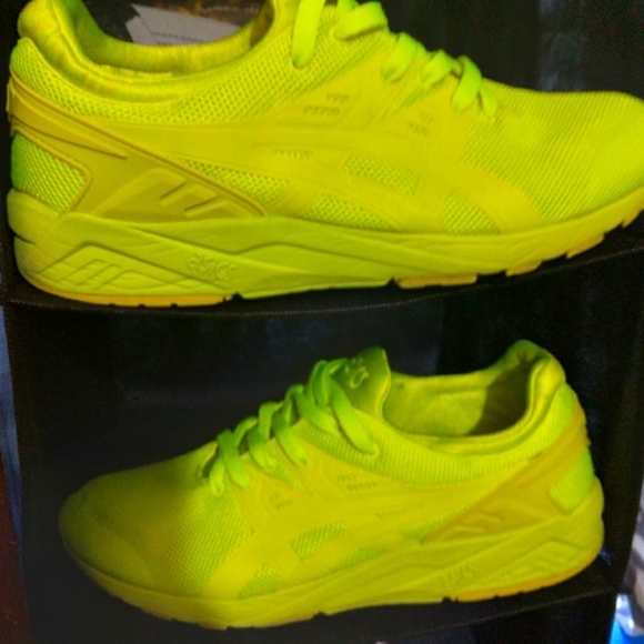 ASICS men's 10.5 *Bright Volt* - Picture 1 of 4